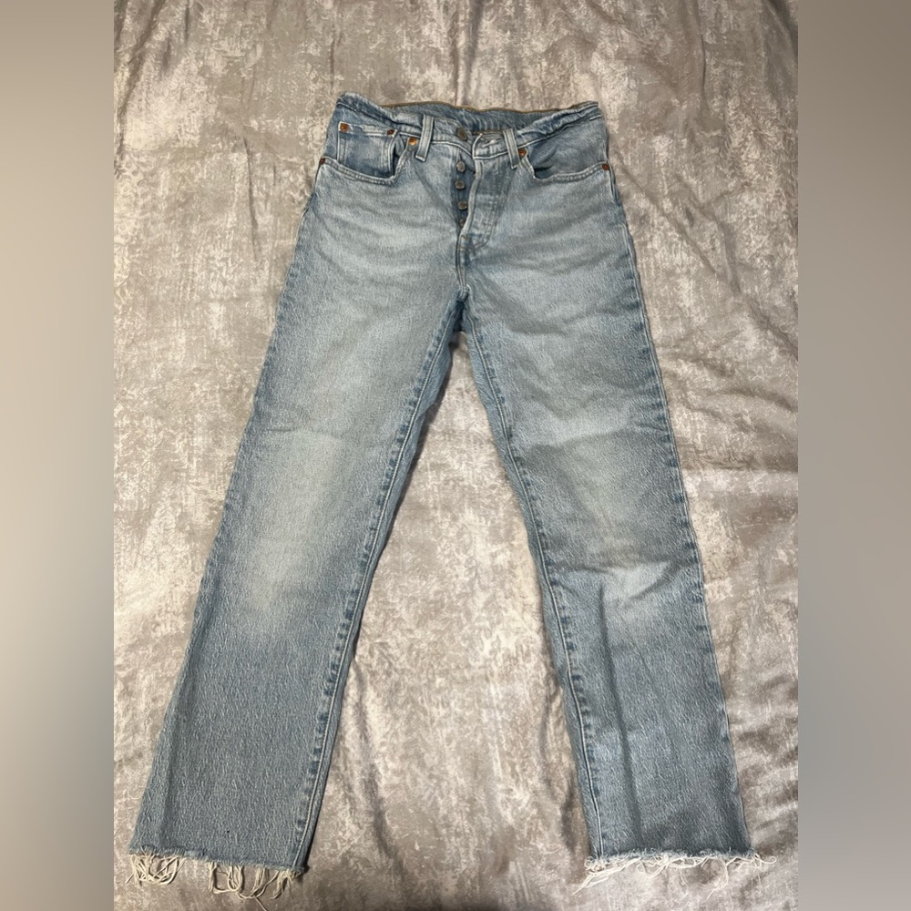Cropped straight  levis jeans
